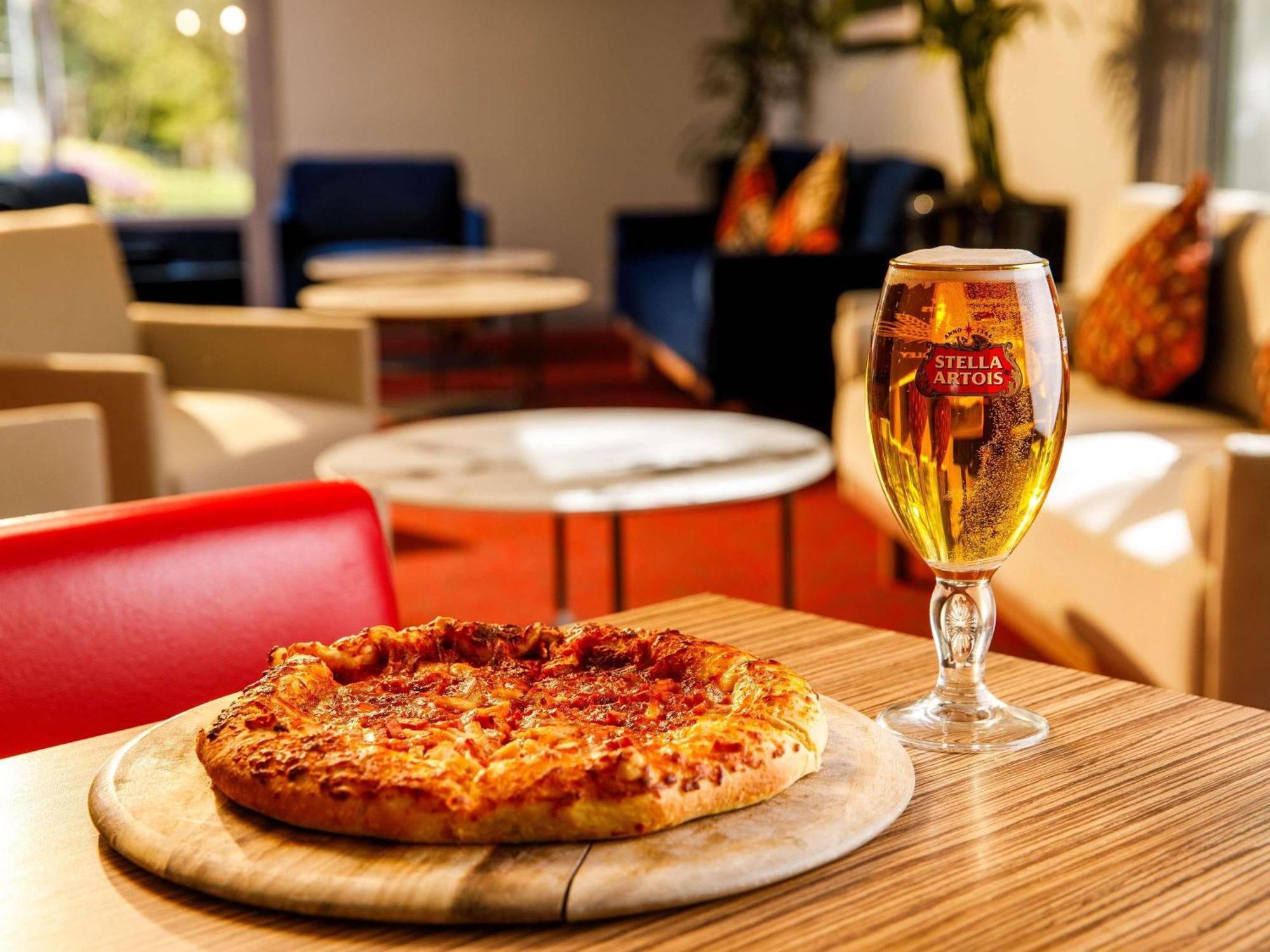 Готель Ibis Coventry South Екстер'єр фото